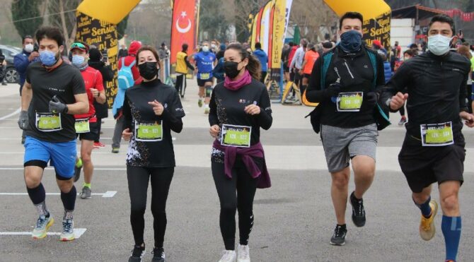 4. Efes Ultra Maratonu’na yoğun ilgi… Belediye Başkanı da koştu
