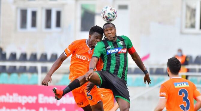 Alt sıralarda Denizlispor ile Başakşehir yenişemedi