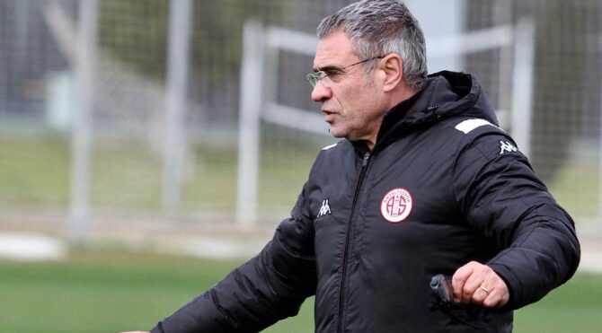 Antalyaspor’un Fenerbahçe karşısında tarihi sınavı! 55 yılda ilk olacak…