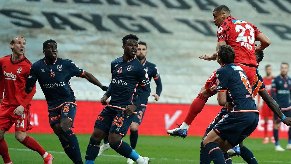 Beşiktaş-Başakşehir maçı nefes kesti... Türkiye Kupası'nda ilk finalist belli oldu