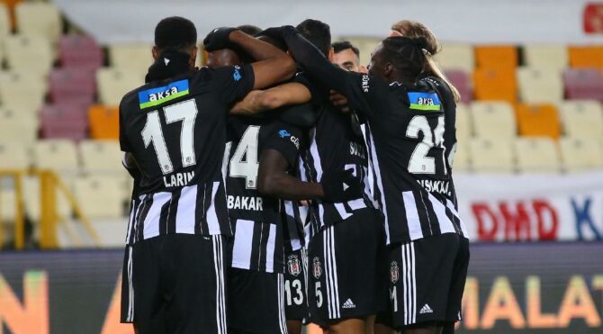 Beşiktaş’ı 38’lik delikanlısı Atiba Hutchinson sırtlıyor!