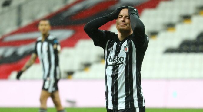 Beşiktaş’ta Gökhan Töre’nin sakatlığı korkuttu