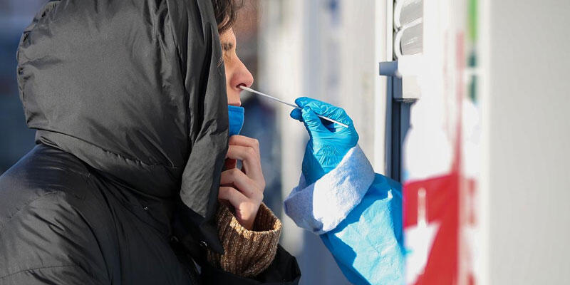 Bir ülkeden daha yeni korona kararı! Artık zorunlu değil