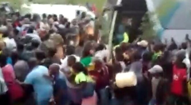Büyük coşku… Eski subay Malavi halkını sokaklara döktü