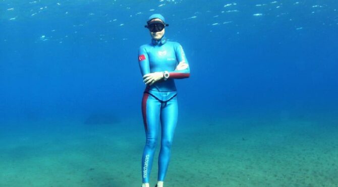 Dalış rekortmeni Birgül Erken, Salda Gölü’nde rekor deneyecek