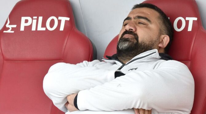Emre Belözoğlu’na FETÖ suçlaması yapan Ümit Özat’a Fenerbahçe’den sert tepki!