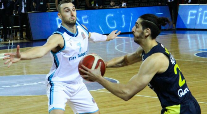 Fenerbahçe Beko farklı kazandı