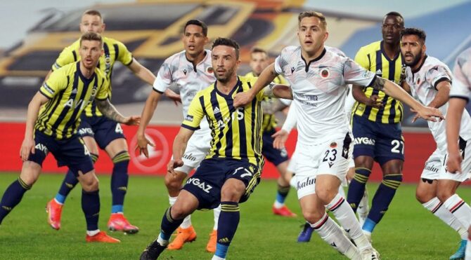 Fenerbahçe-Gençlerbirliği maçında şut çekmeden gol buldular