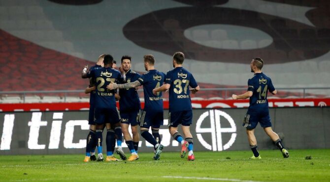 Fenerbahçe iç sahada galibiyet arıyor! Rakip Gençlerbirliği…