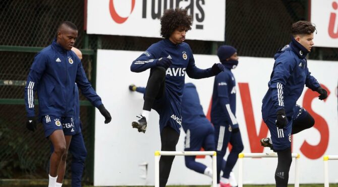 Fenerbahçe’nin Konyaspor kadrosu açıklandı! Luiz Gustavo döndü…