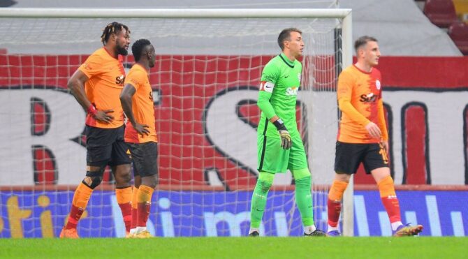 Galatasaray ağır yaralı