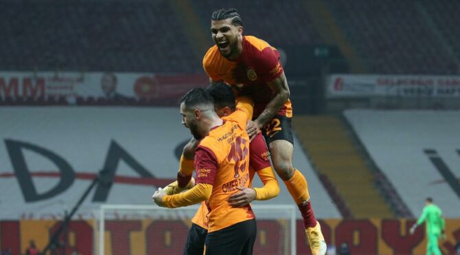 Galatasaray’ın yıldızı DeAndre Yedlin özür diledi