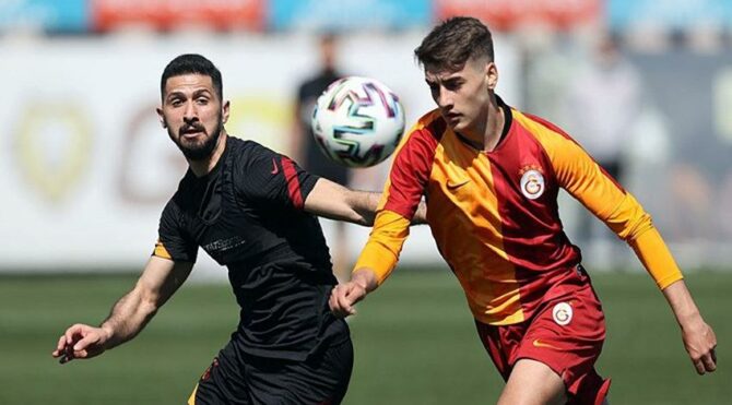 Galatasaray, U19 takımıyla antrenman maçı yaptı