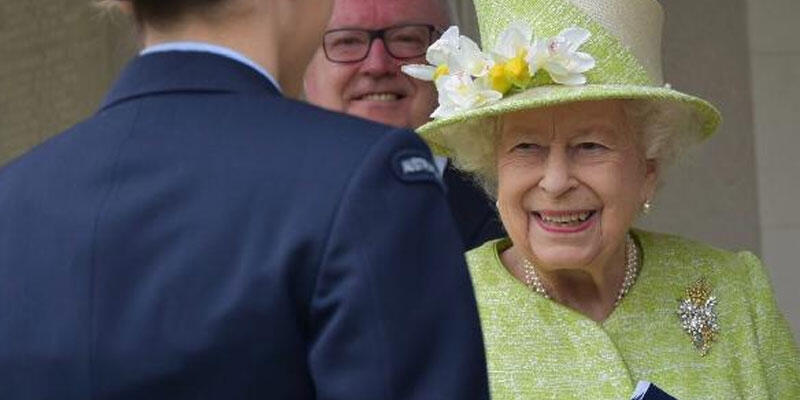 Harry ve Meghan hedef tahtasına koymuştu! Kraliçe Elizabeth böyle görüntülendi