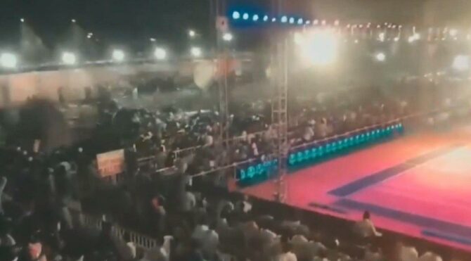 Hindistan’da tribün çöktü… 100’den fazla yaralı