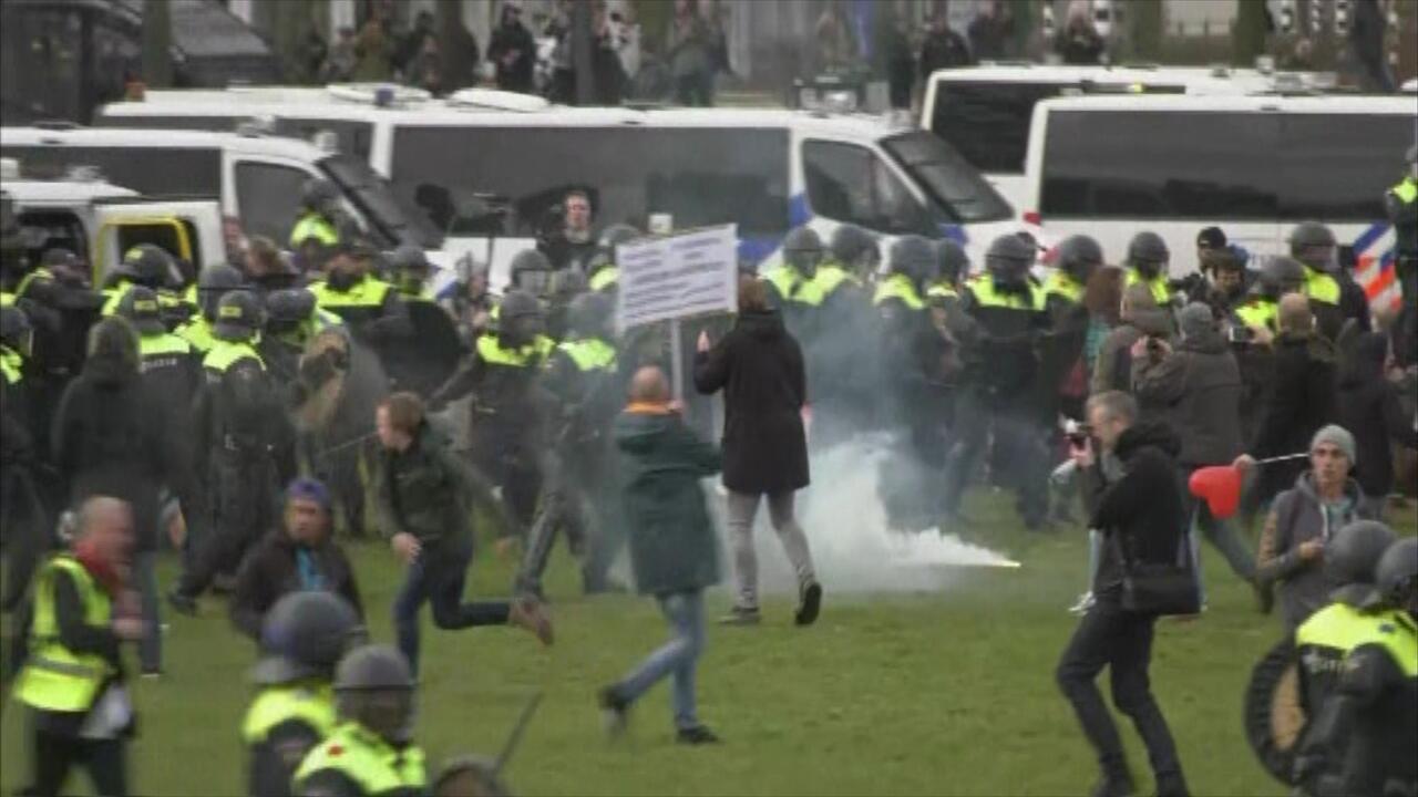 Hollanda seçim öncesi karıştı