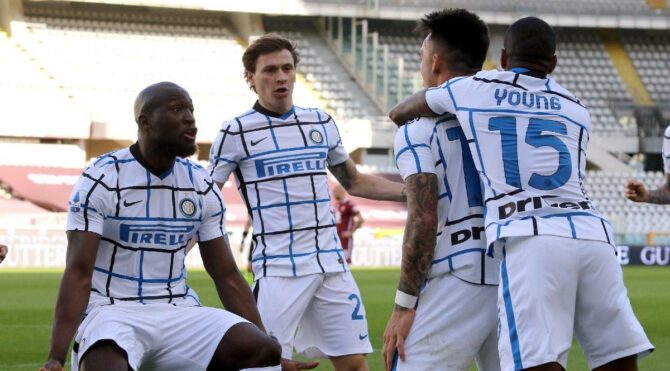 Inter yeni logosunu tanıttı