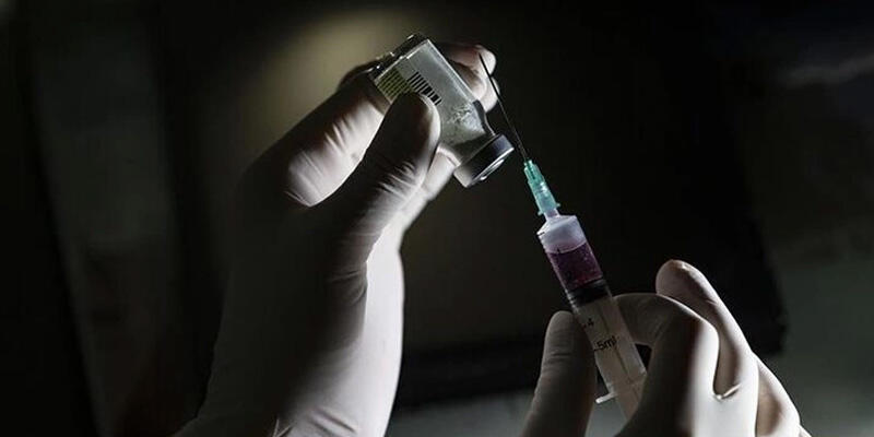 İtalya'da sırası gelmeden Kovid-19 aşısı yaptırdığı ortaya çıkan belediye başkanı istifa edecek