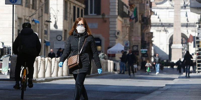 İtalya'da son 24 saatte 20 bin 159 Kovid-19 vakası tespit edildi