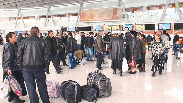 Krize giren Ermenistan’da halk göçmeye başladı