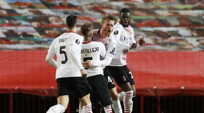 Milan, Manchester United’ı Kjaer ile vurdu!