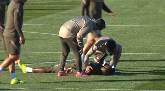 Moussa Dembele yürekleri ağza getirdi! Birden yere yığıldı…