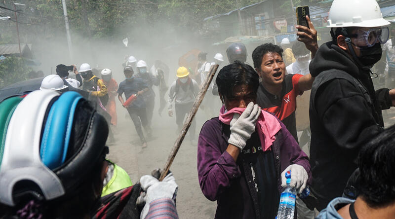 Myanmar'daki protestolarda güvenlik güçlerinin ateş ettiği 1 kişi öldü
