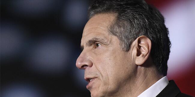 New York Valisi Andrew Cuomo, özür diledi