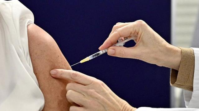 Oğlunun aşı yaptırmasına izin vermediği 72 yaşındaki hasta, koronavirüsten hayatını kaybetti