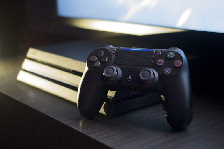 PS4 pil sorunu ile boğuşuyor