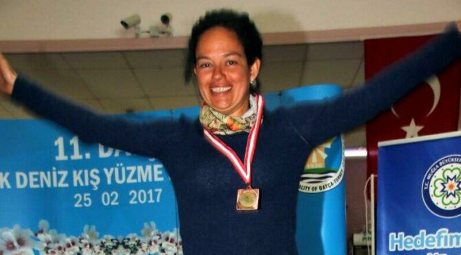 Şampiyon yüzücü Defne Arcan İçözü trafik kazasında ağır yaralandı