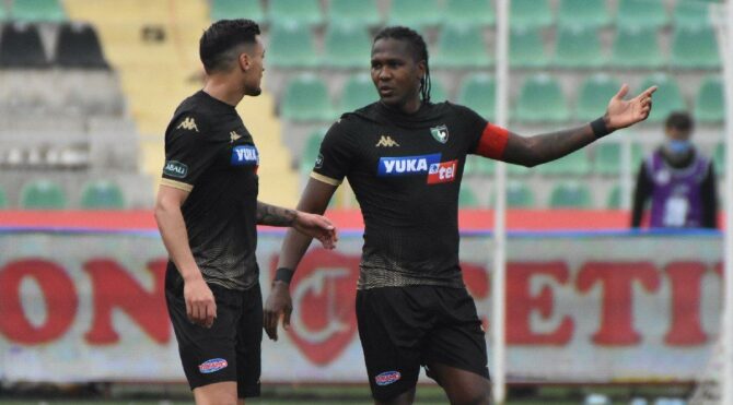 Sezona Avrupa hedefi ile başlayan Denizlispor yine dibe demir attı