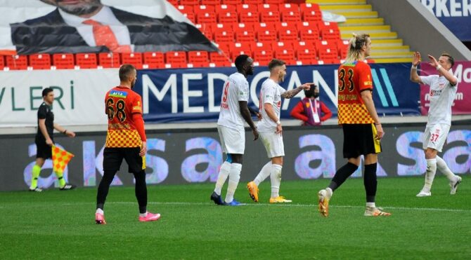 Sivasspor gol olup Göztepe’ye yağdı: 3-5