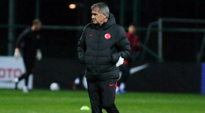 Son dakika… Türkiye A Milli Futbol Takımı Teknik Direktörü Şenol Güneş duyurdu: 8 futbolcu kamptan ayrıldı