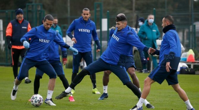 Trabzonspor’un kadrosu açıklandı! Vitor Hugo için karar…