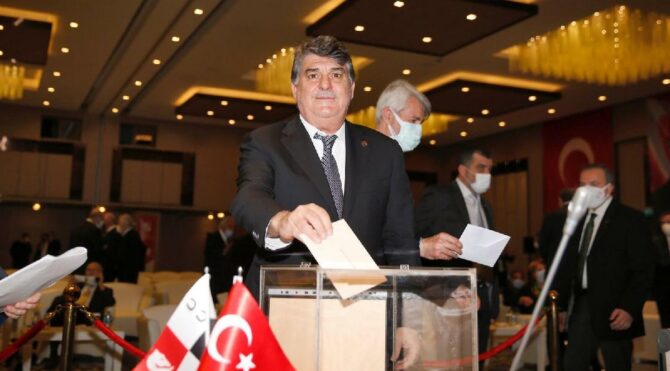 Türkiye Jokey Kulübü’nde Serdal Adalı 4. kez başkan seçildi