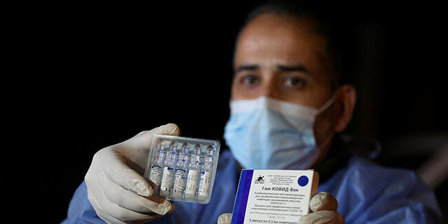 Zenit, maça gelen taraftarlara ücretsiz Kovid-19 aşısı yapmaya başladı