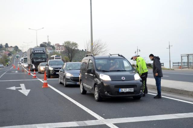 17 günlük tam kapanma başladı, polis İstanbul'dan Trakya'ya gelen tüm yolları kesti