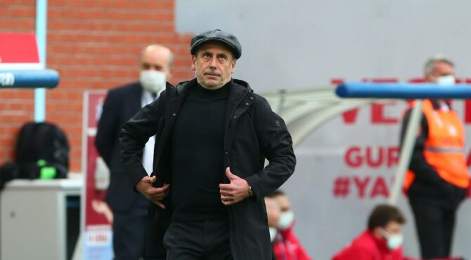 Abdullah Avcı: “Son saniyede gol yemek üzdü”