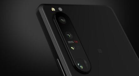 Akıllı telefon sektörünün dev isimleri birbirlerine meydan okudu