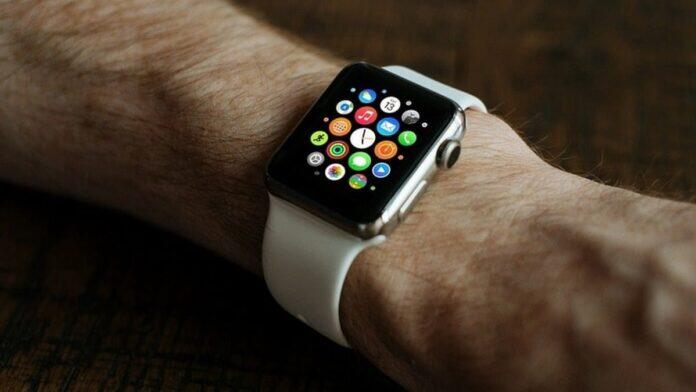 Apple sağlam ve dayanıklı bir Watch modeli için kolları sıvadı