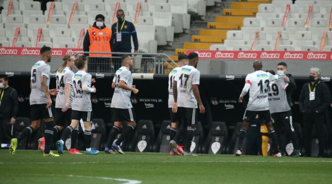 Beşiktaş attığı golü ona armağan etti