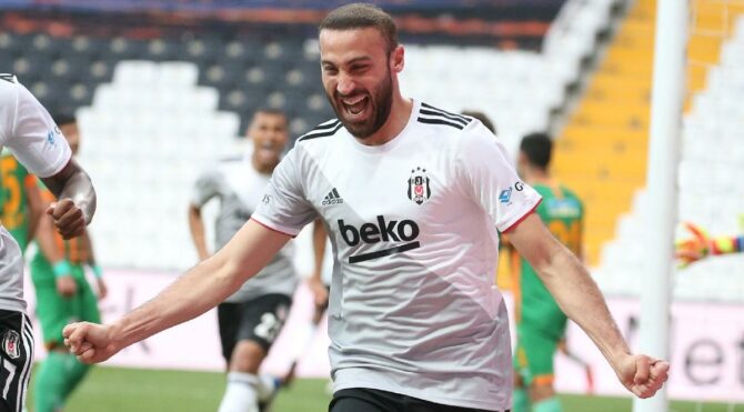 Beşiktaş’ın golcüsü Cenk Tosun Sözcü’ye açıkladı: ‘Ben ısrar ettim’