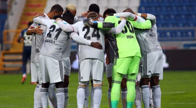 Beşiktaş kaybetmesine rağmen liderliği bırakmadı