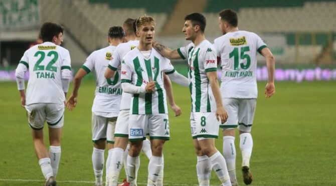Bursaspor, Eren Güler’in golleriyle son dakikada galip