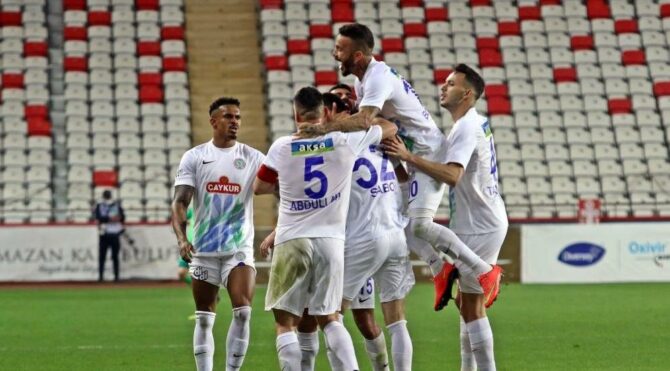 Çaykur Rizespor, Antalya’da 3 puanı 3 golle aldı