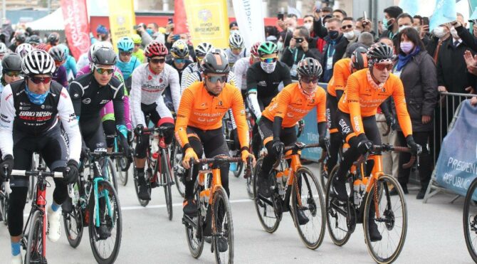 Cumhurbaşkanlığı Bisiklet Turu Konya’da start aldı