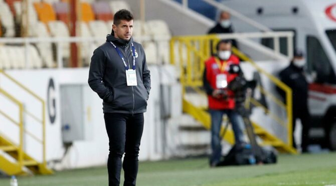 Emre Belözoğlu’ndan futbolculara moral: ‘Tek bir kişiye bile laf söyletmeyeceğiz’