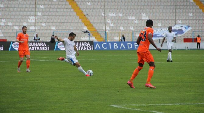 Erzurumspor umutlarını son üç maça bıraktı