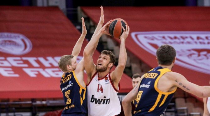 Euroleague’de son hafta MVP’si Sasha Vezenkov